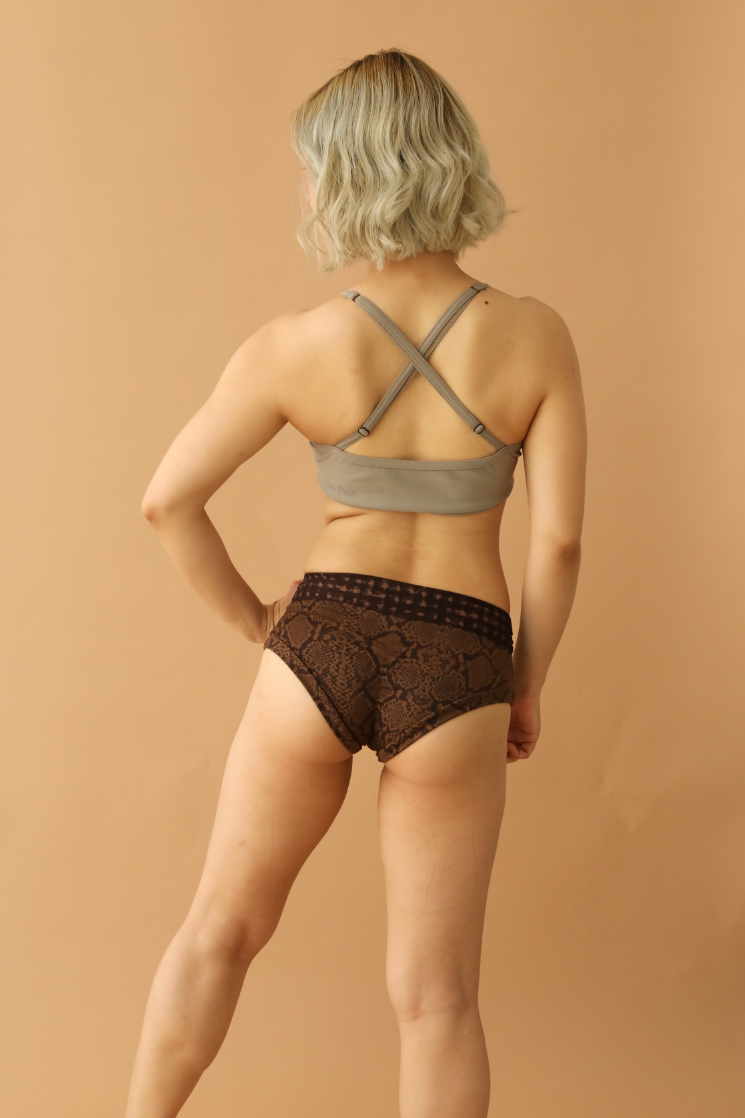 【Sサイズのみ ヒップがキレイに見えるポールダンスパンツ】Primula Shorts MixPython