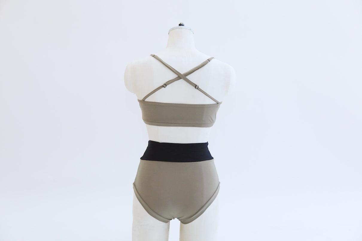 【ポールダンス衣装にも使えるスポーツブラ】Primula Top Beige