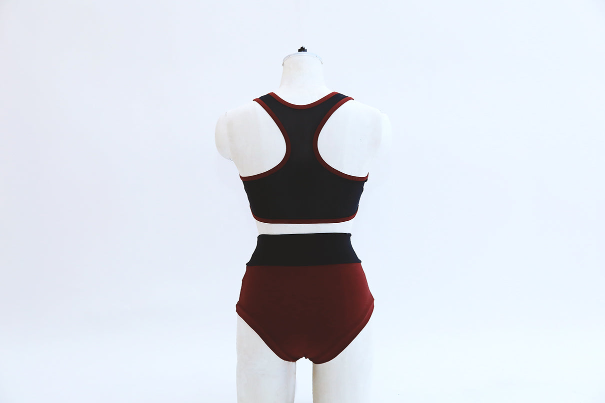 【締め付けない軽い着け心地のスポーツブラ】Viola Top Henne