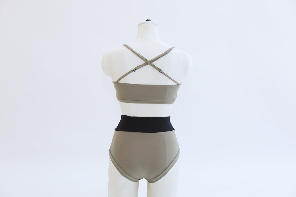 【ポールダンス衣装にも使えるスポーツブラ】Primula Top Beige