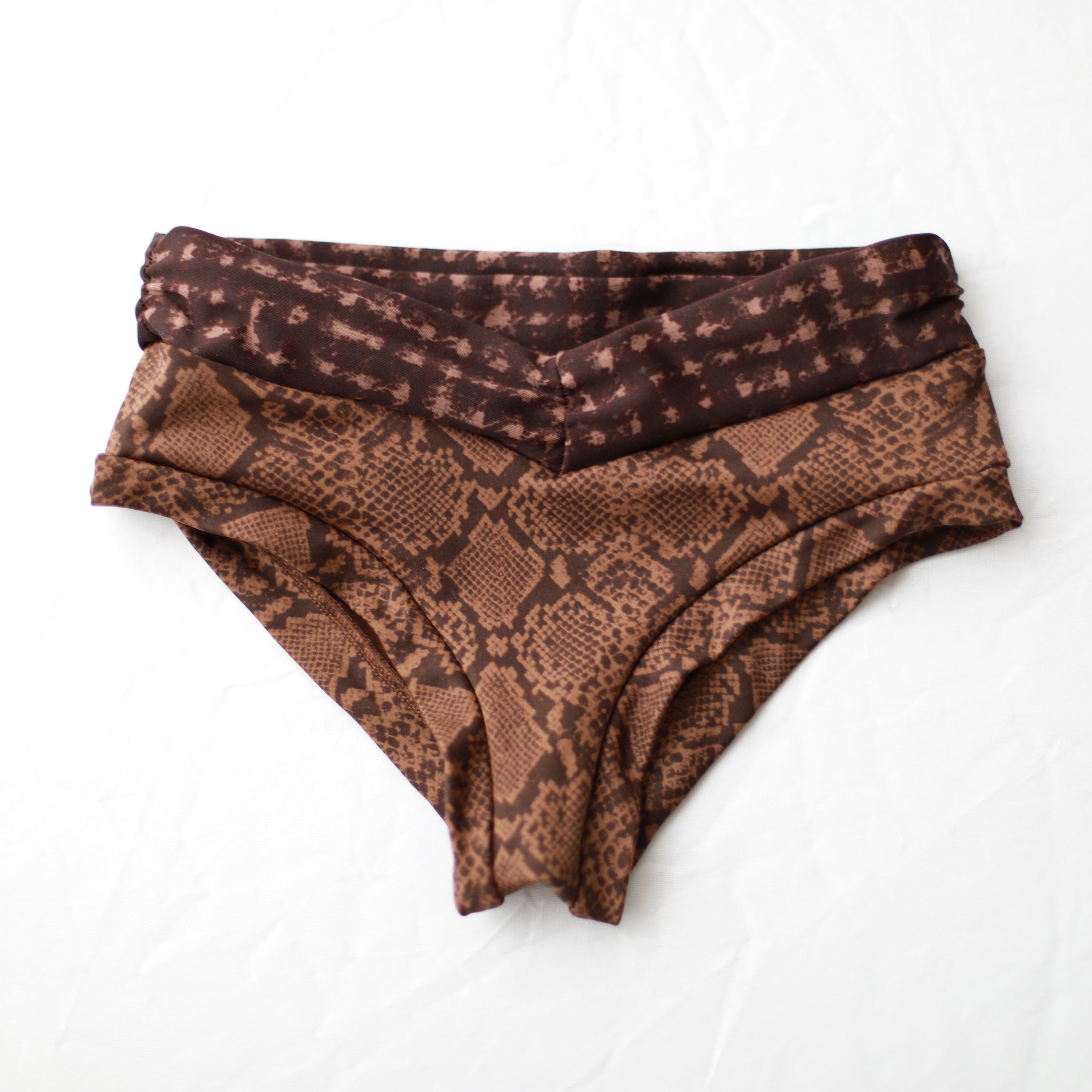 【Sサイズのみ ヒップがキレイに見えるポールダンスパンツ】Primula Shorts MixPython